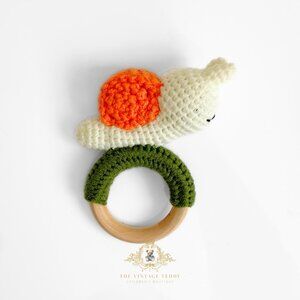 NWT Cute Handmade Crochet Snail Baby Rattle Baby & Toddler Wooden Plush Toys